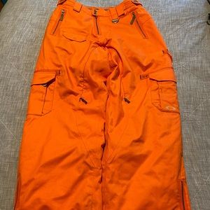 Men’s Oakley snowboard/ski pants. Size m
